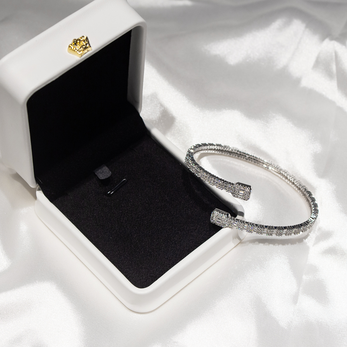 8mm Width Moissanite Baguette Bracelet