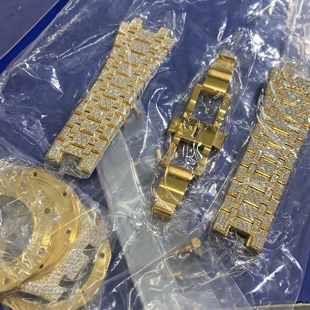 Custom Luxury Gold Watch