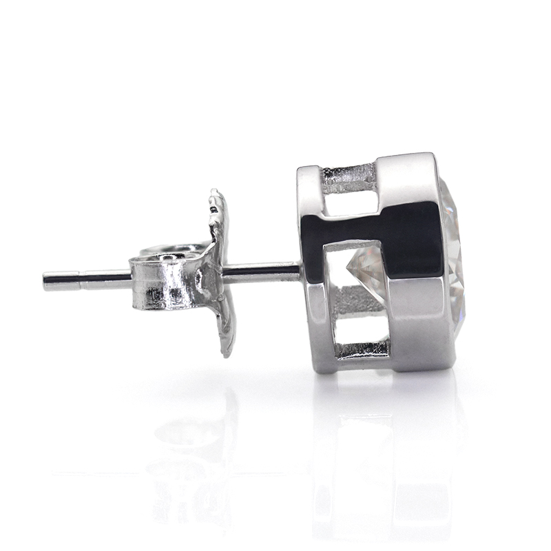 2ct Moissanite Set Stud Earings